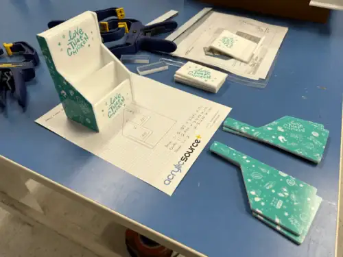 Point-of-Purchase Display Prototype and Templates on a Fabrication Workbench
