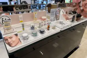 Skincare Testing Bar With Acrylic Risers Presenting It Cosmetics Products